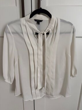 RW&CO. White Tie-Neck Pleated Blouse